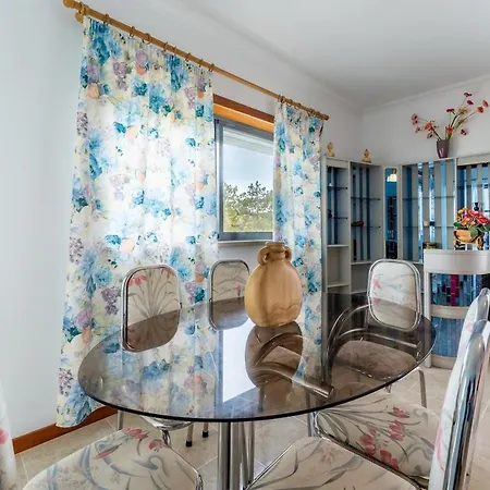 Daire Waves & Wonders